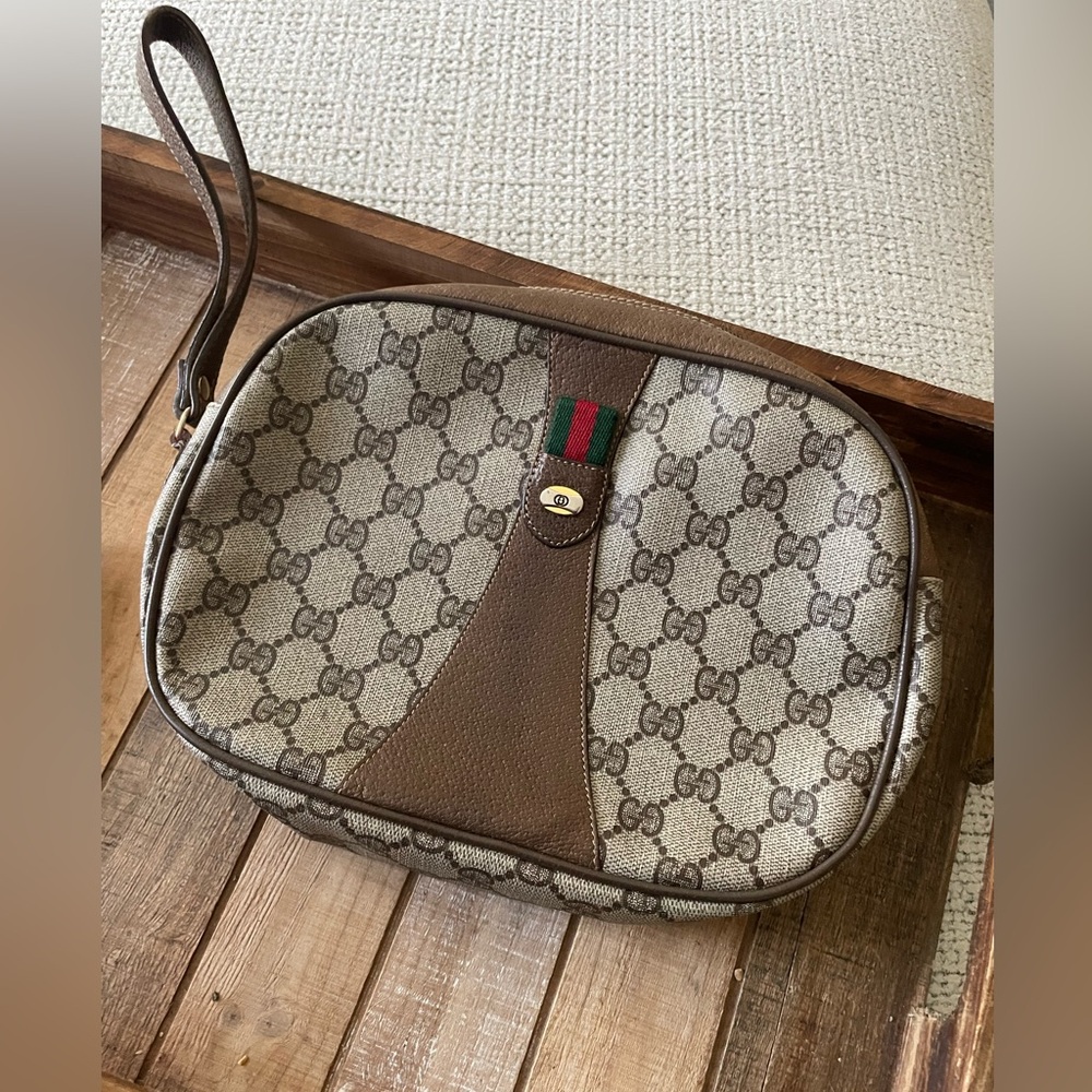 Vintage Authentic Gucci GG Supreme Web Sherry Line Clutch
